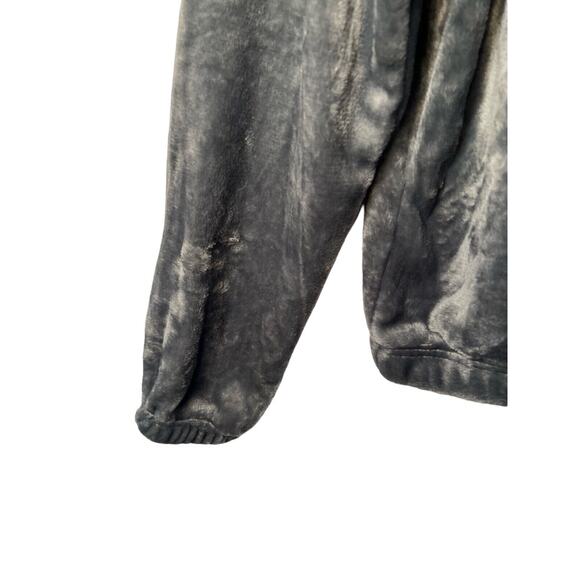 Disney Top Womens Size M Gray Velour Pullover Minnie Silhouette Long Sleeve NWT - Picture 7 of 10